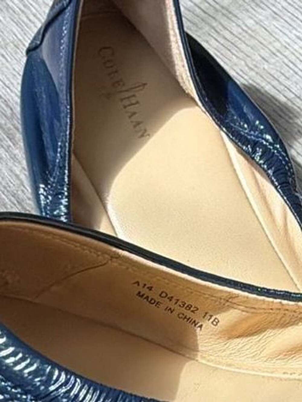 Cole Haan Navy Blue Patent Leather Bow Ballet Flats Size 11B - Picture 6 of 7
